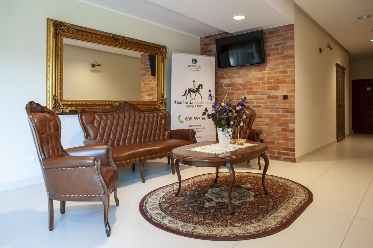 Hubertus Aparthotel & Restaurant & Horse Club สตาโรการ์ด กดังสกี ภายนอก รูปภาพ