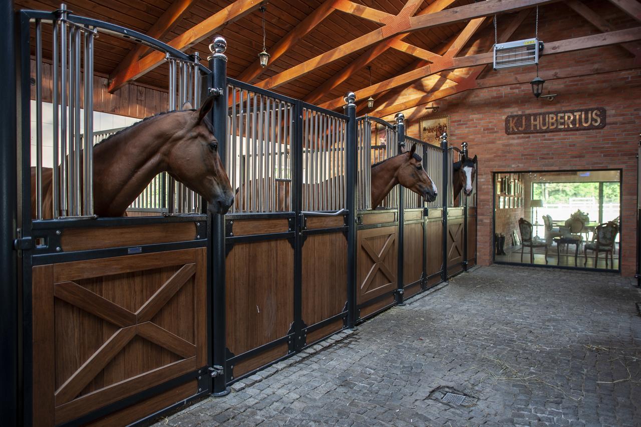 Hubertus Aparthotel & Restaurant & Horse Club สตาโรการ์ด กดังสกี ภายนอก รูปภาพ