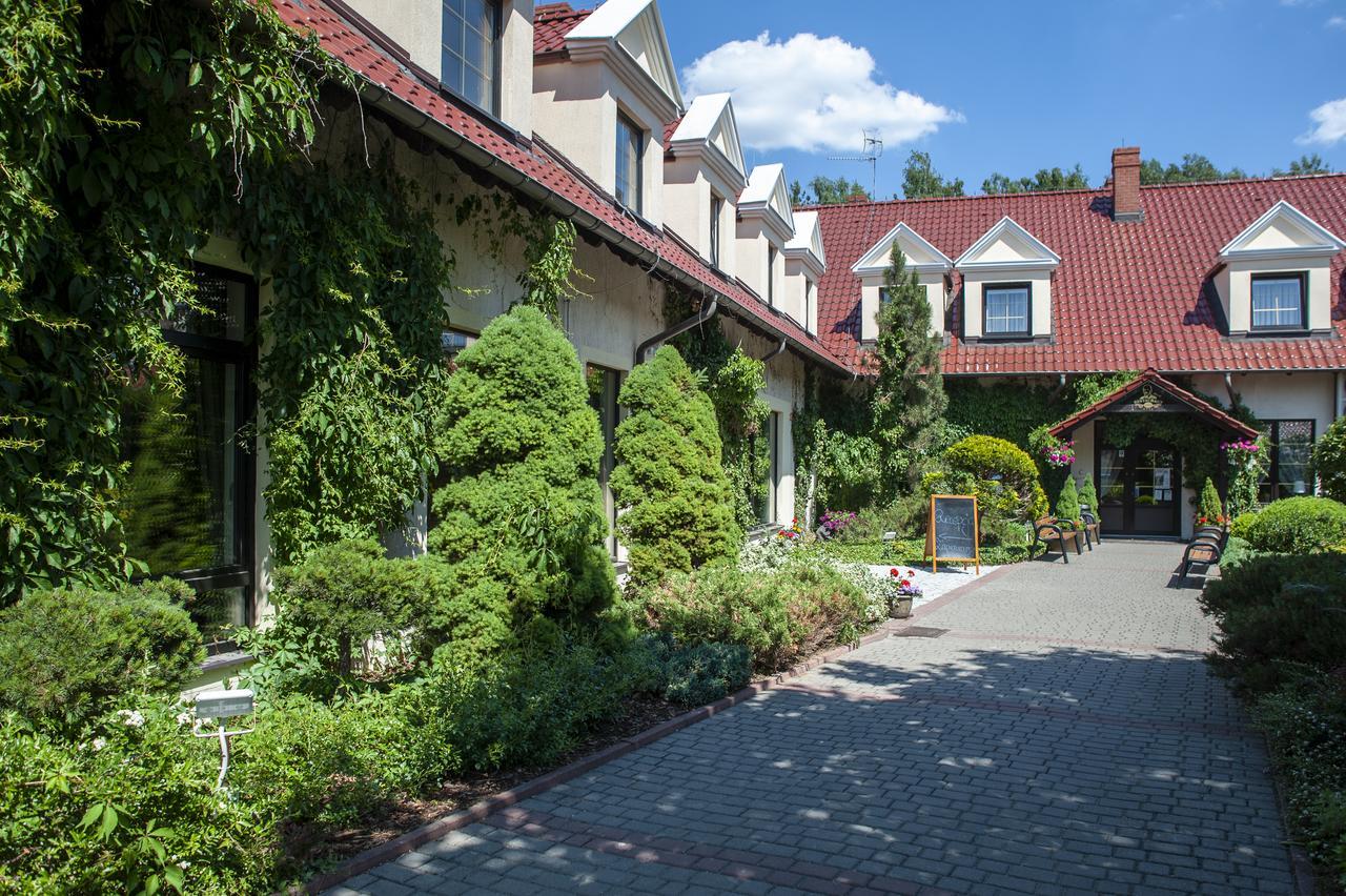 Hubertus Aparthotel & Restaurant & Horse Club สตาโรการ์ด กดังสกี ภายนอก รูปภาพ