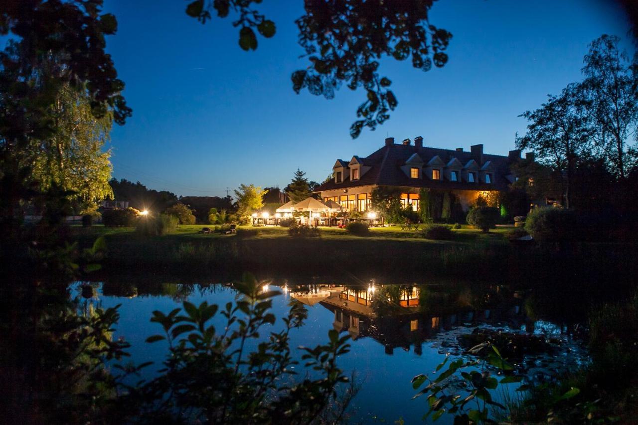 Hubertus Aparthotel & Restaurant & Horse Club สตาโรการ์ด กดังสกี ภายนอก รูปภาพ